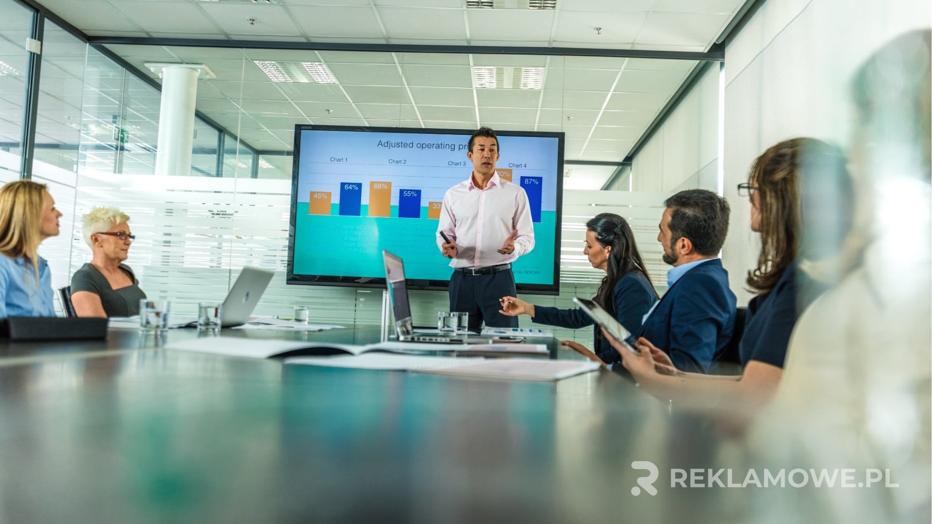 Jak efektywnie śledzić CPA w kampaniach reklamowych Analiza efektywności kosztowej w kampaniach reklamowych